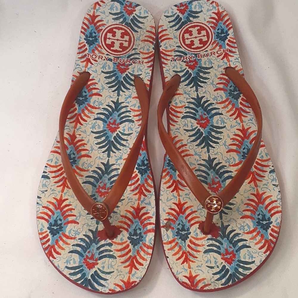 Tory Burch Women's Cute Trendy Thong Sandal. Summer Flora Print Pattern Footbed.
